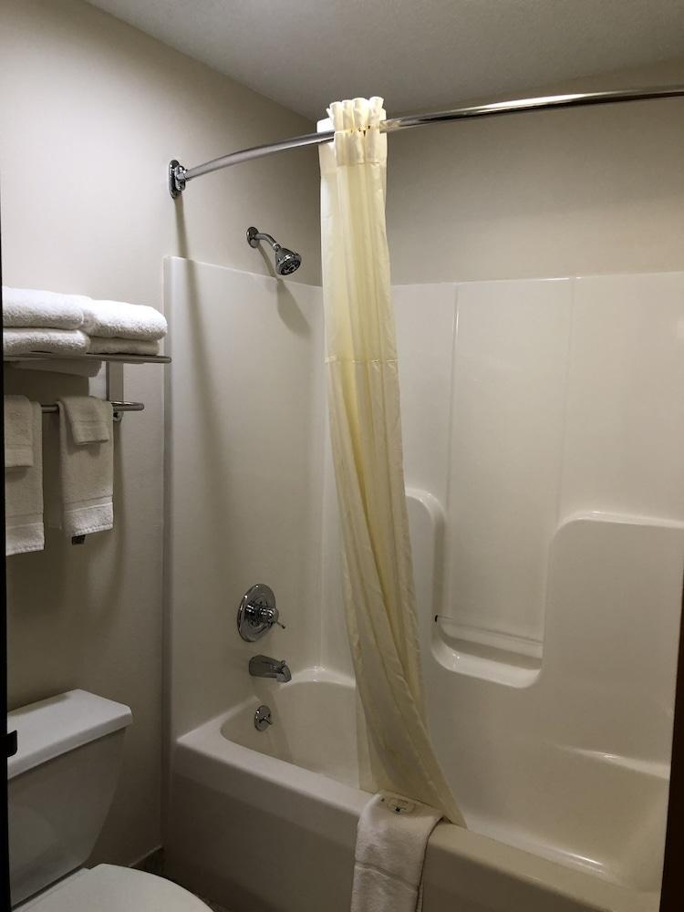 Hotel Quality & Madison East 2*