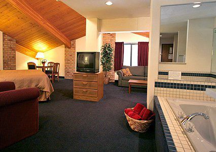 Quality & Madison East 2* Sun Prairie
